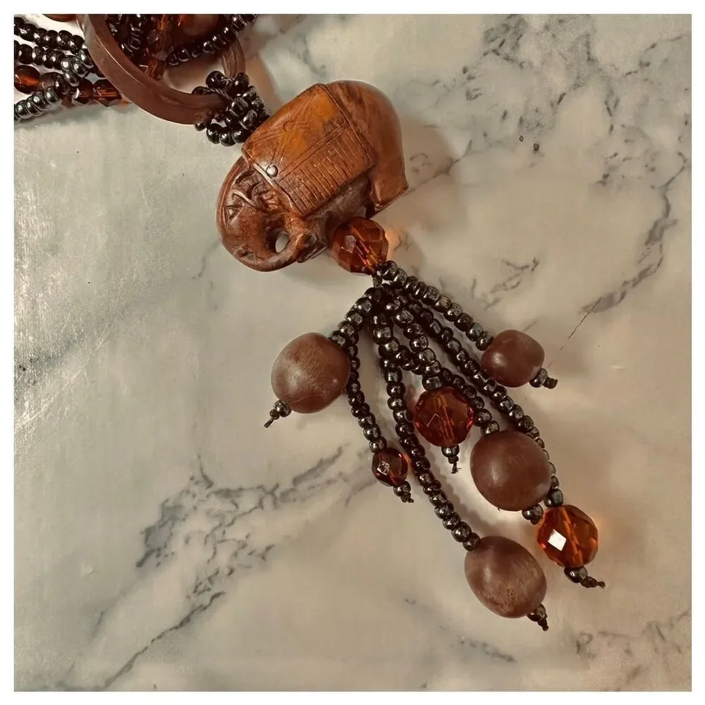 Long wooden elephant pendant necklace long beaded